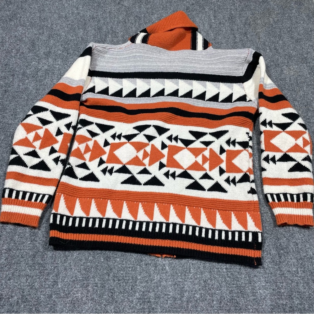 Geometric Patterned Cardigan - Picture 2 of 3